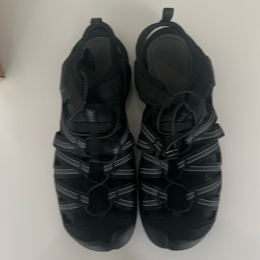 Keen Women’s Athletic Sandals Black Water Trail Shoes Mesh Elastic   size 11